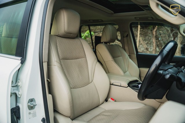 Second-hand 2023 Toyota Land Cruiser 300 ZX for sale in New Delhi-3