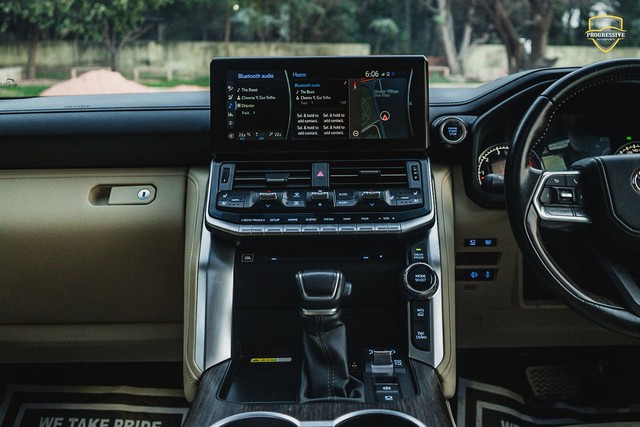 Second-hand 2023 Toyota Land Cruiser 300 ZX for sale in New Delhi-6