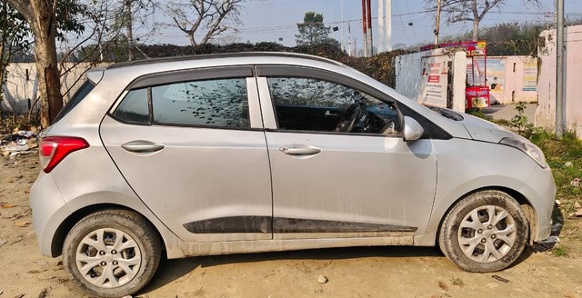 Second-hand 2016 Hyundai Grand i10 Sportz for sale in Rudrapur-1