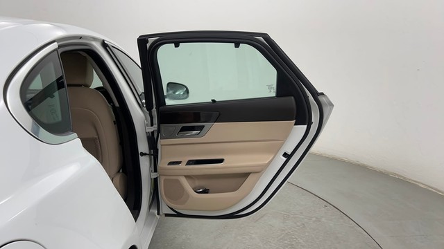 Second-hand 2017 Jaguar XF 2.0 Diesel Prestige for sale in Pune-30