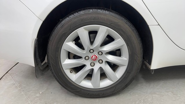 Second-hand 2017 Jaguar XF 2.0 Diesel Prestige for sale in Pune-18