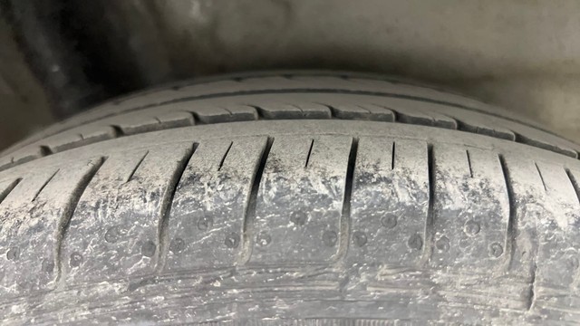 Second-hand 2015 Ford Figo Petrol ZXI for sale in Pune-27