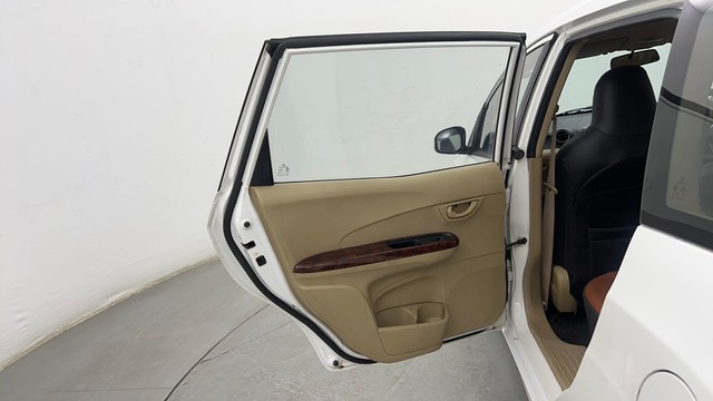 Second-hand 2015 Ford Figo Petrol ZXI for sale in Pune-28