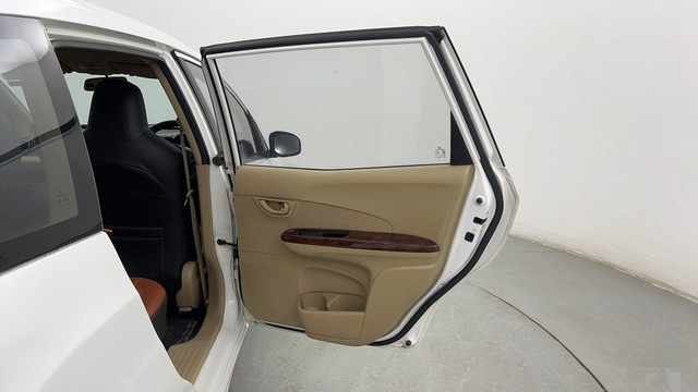 Second-hand 2015 Ford Figo Petrol ZXI for sale in Pune-34