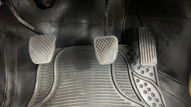 Second-hand 2015 Ford Figo Petrol ZXI for sale in Pune-14