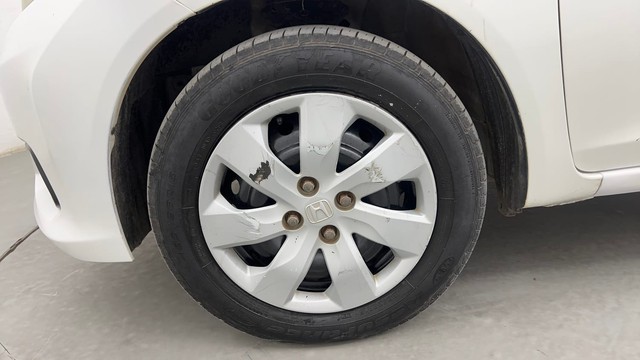 Second-hand 2015 Ford Figo Petrol ZXI for sale in Pune-20