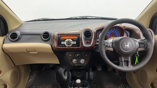 Second-hand 2015 Ford Figo Petrol ZXI for sale in Pune-11