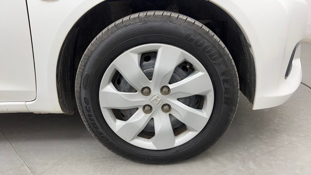 Second-hand 2015 Ford Figo Petrol ZXI for sale in Pune-17