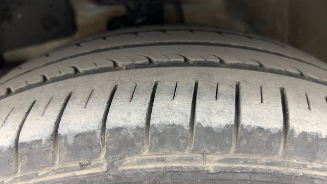 Second-hand 2015 Ford Figo Petrol ZXI for sale in Pune-24