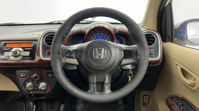 Second-hand 2015 Ford Figo Petrol ZXI for sale in Pune-40