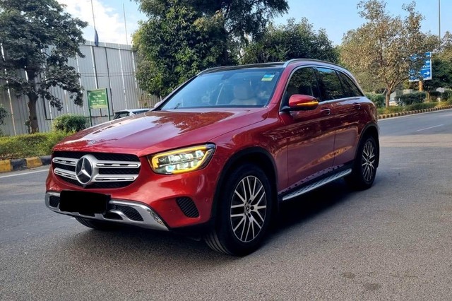 Second-hand 2021 Mercedes-Benz GLC 220d 4MATIC for sale in New Delhi-3