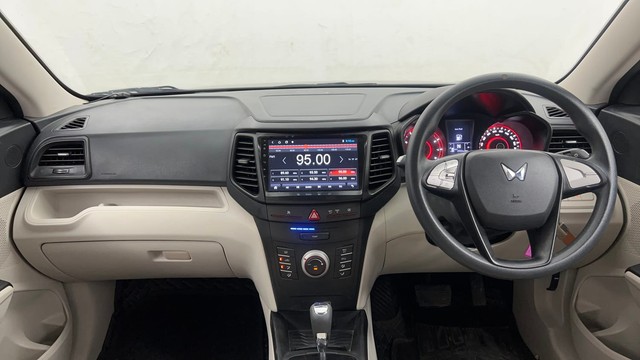 Second-hand 2023 Mahindra XUV300 W6 Diesel for sale in Pune-11
