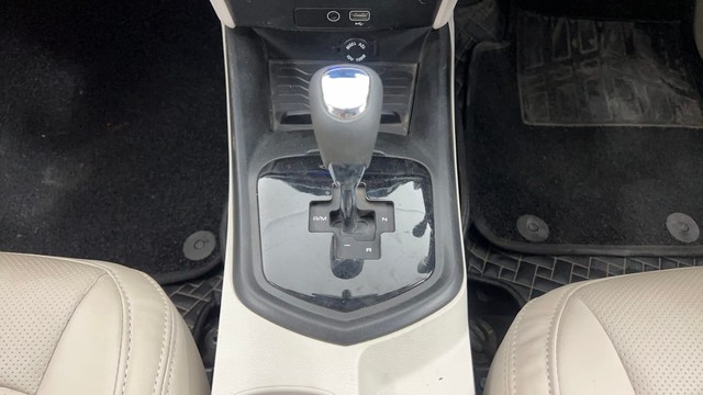 Second-hand 2023 Mahindra XUV300 W6 Diesel for sale in Pune-12