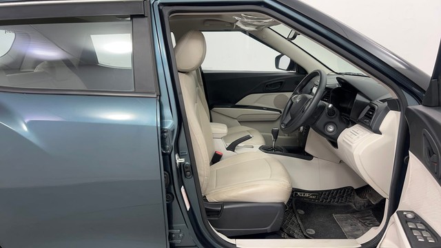 Second-hand 2023 Mahindra XUV300 W6 Diesel for sale in Pune-15