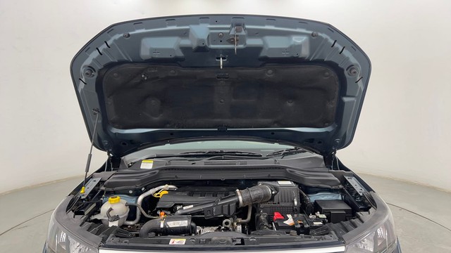 Second-hand 2023 Mahindra XUV300 W6 Diesel for sale in Pune-8