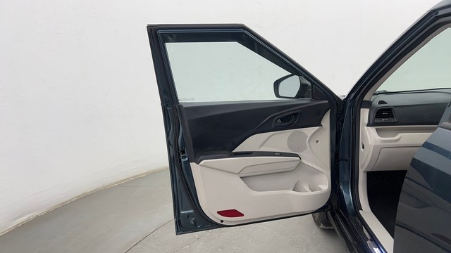 Second-hand 2023 Mahindra XUV300 W6 Diesel for sale in Pune-33