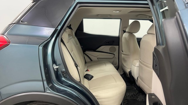 Second-hand 2023 Mahindra XUV300 W6 Diesel for sale in Pune-39