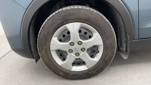 Second-hand 2023 Mahindra XUV300 W6 Diesel for sale in Pune-20