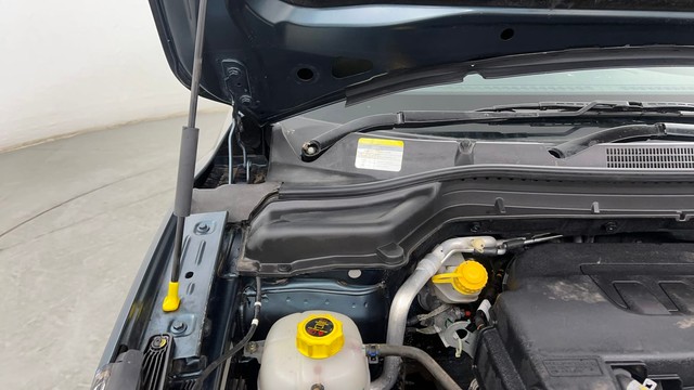 Second-hand 2023 Mahindra XUV300 W6 Diesel for sale in Pune-38