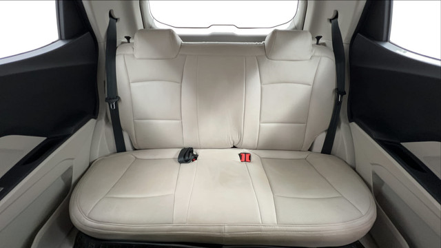 Second-hand 2023 Mahindra XUV300 W6 Diesel for sale in Pune-26