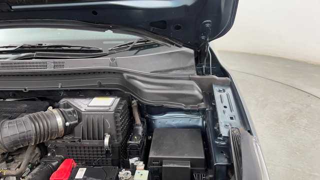 Second-hand 2023 Mahindra XUV300 W6 Diesel for sale in Pune-34