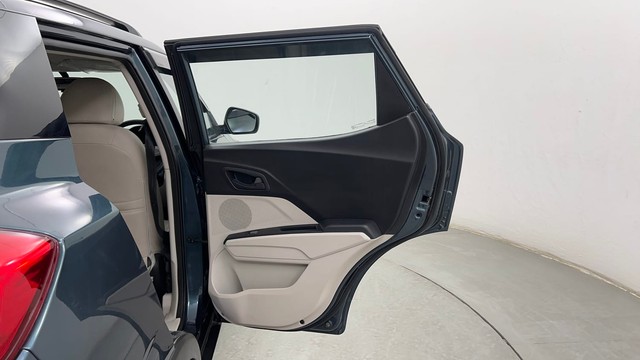 Second-hand 2023 Mahindra XUV300 W6 Diesel for sale in Pune-32