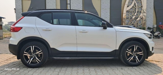 Second-hand 2021 Volvo XC40 T4 R-Design for sale in New Delhi-15