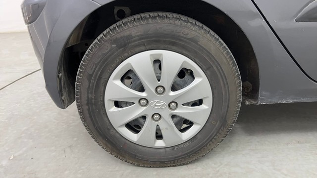 Second-hand 2011 Hyundai i10 Magna 1.2 for sale in Pune-18