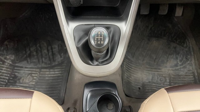 Second-hand 2011 Hyundai i10 Magna 1.2 for sale in Pune-12