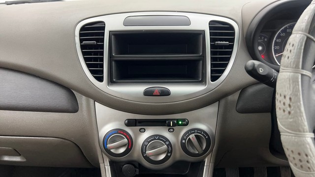 Second-hand 2011 Hyundai i10 Magna 1.2 for sale in Pune-25