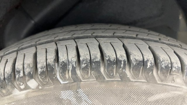 Second-hand 2011 Hyundai i10 Magna 1.2 for sale in Pune-34