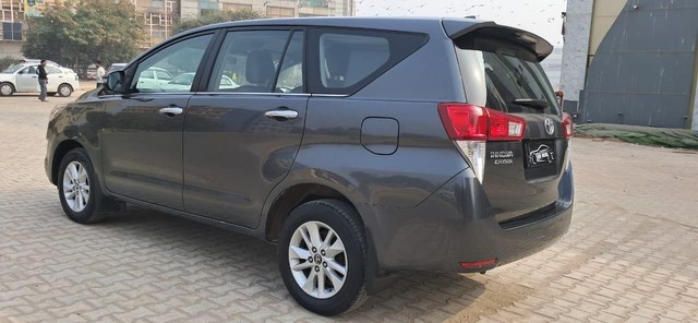 Toyota Innova Crysta 2.4 VX MT BSIV Second-hand 2018 Toyota Innova Crysta 2.4 VX MT BSIV for sale in New Delhi-3