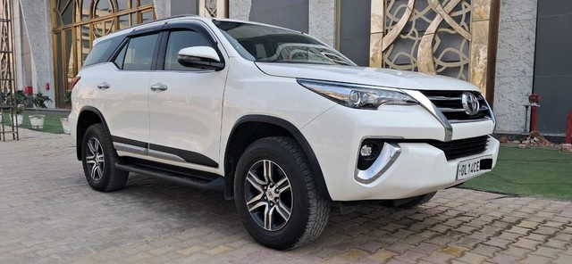 Second-hand 2020 Toyota Fortuner 2.8 2WD AT for sale in New Delhi-21