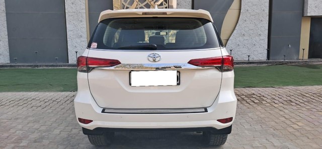Second-hand 2020 Toyota Fortuner 2.8 2WD AT for sale in New Delhi-2