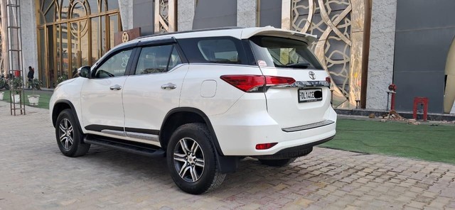 Second-hand 2020 Toyota Fortuner 2.8 2WD AT for sale in New Delhi-3