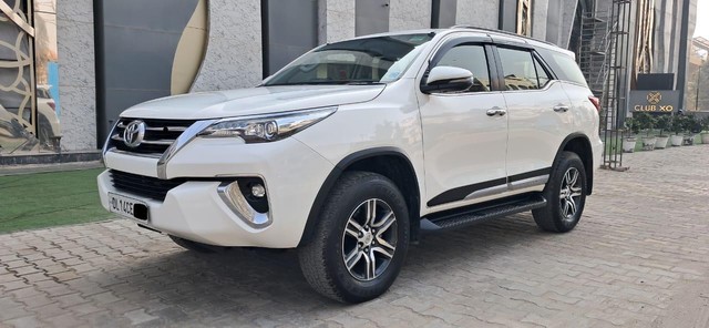 Second-hand 2020 Toyota Fortuner 2.8 2WD AT for sale in New Delhi-5