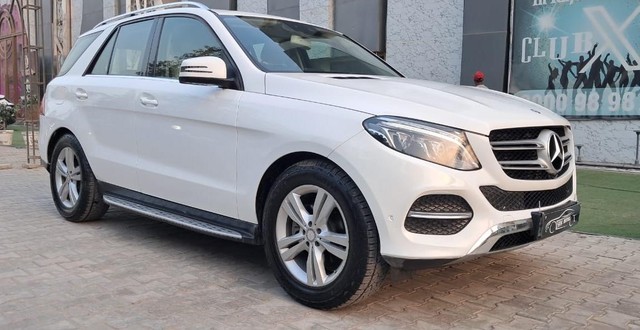 Second-hand 2017 Mercedes-Benz GLE 350d for sale in New Delhi-20