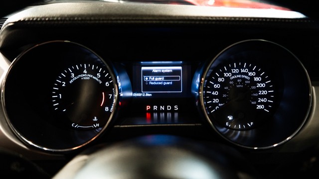 Second-hand 2017 Ford Mustang V8 for sale in New Delhi-4