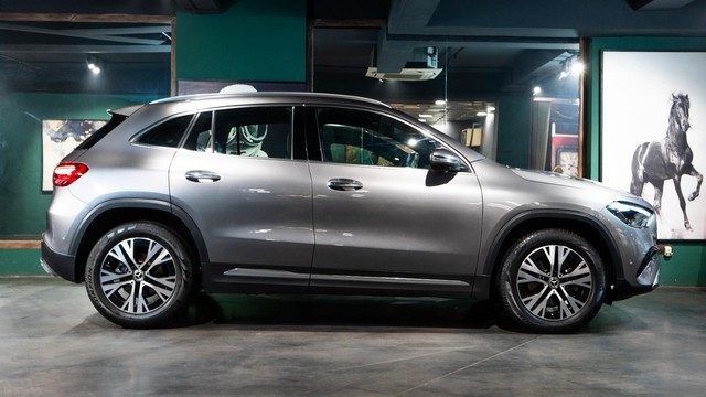 Second-hand 2024 Mercedes-Benz GLA 200 for sale in New Delhi-1