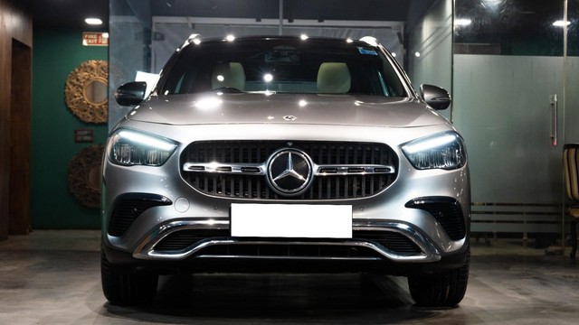 Second-hand 2024 Mercedes-Benz GLA 200 for sale in New Delhi-4