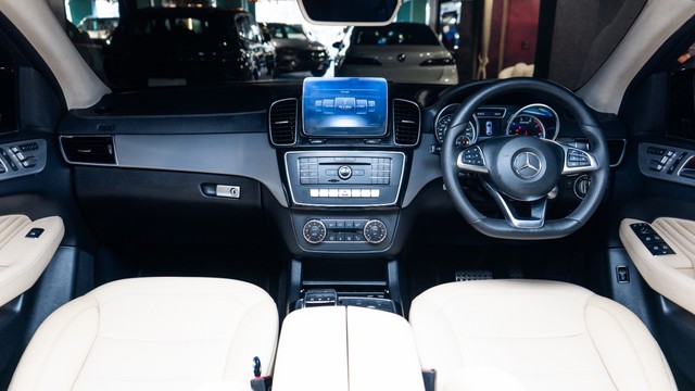 Second-hand 2019 Mercedes-Benz GLE 43 AMG Coupe for sale in New Delhi-9