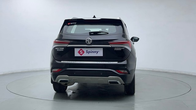 Second-hand 2022 MG Hector Plus 1.5 Turbo Sharp Pro 7 Str BSVI for sale in New Delhi-4