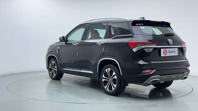Second-hand 2022 MG Hector Plus 1.5 Turbo Sharp Pro 7 Str BSVI for sale in New Delhi-5