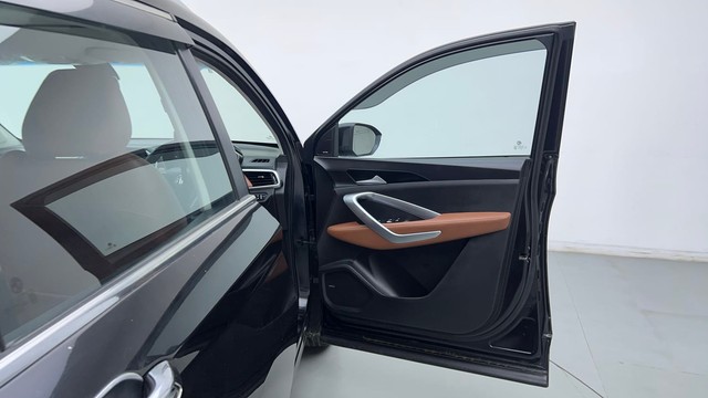 Second-hand 2022 MG Hector Plus 1.5 Turbo Sharp Pro 7 Str BSVI for sale in New Delhi-16