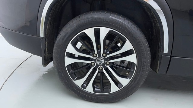 Second-hand 2022 MG Hector Plus 1.5 Turbo Sharp Pro 7 Str BSVI for sale in New Delhi-18