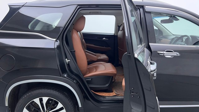 Second-hand 2022 MG Hector Plus 1.5 Turbo Sharp Pro 7 Str BSVI for sale in New Delhi-34