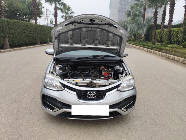 Second-hand 2018 Toyota Etios 1.5 V for sale in New Delhi-8