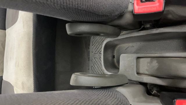 Second-hand 2014 Hyundai i10 Magna 1.1L for sale in Greater Noida-18