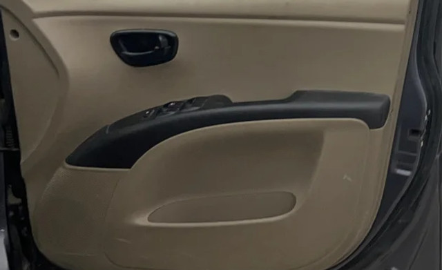 Second-hand 2014 Hyundai i10 Magna 1.1L for sale in Greater Noida-17