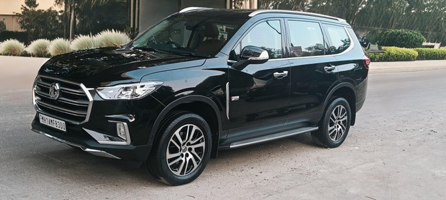 Second-hand 2025 MG Gloster Savvy 4x4 6Str for sale in Mumbai-6